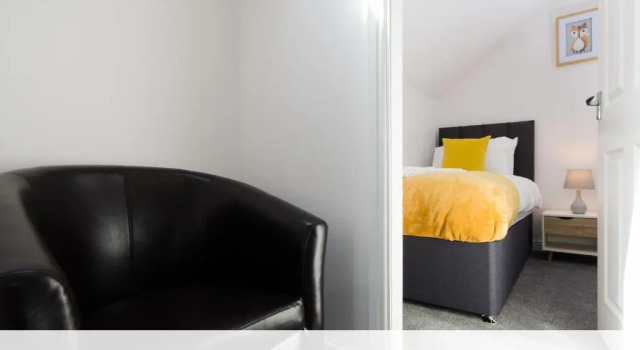 Коттедж Candler Lodge - 3 BEDROOM TOWNHOUSE WITH PARKING - PATIO AREA & SEATING