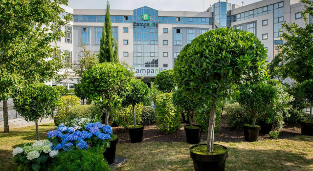 Кровать в общем номере Campanile Paris CDG Airport Villepinte