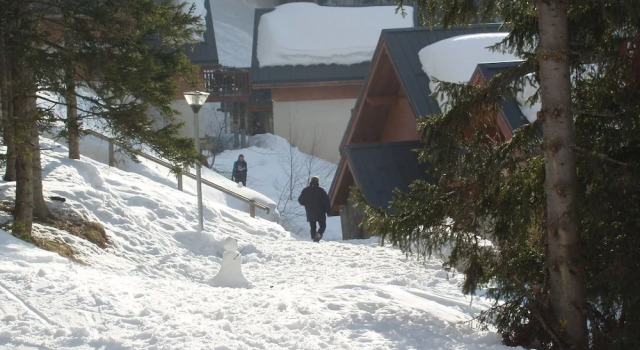 Mountain Chalet, hidden among the trees, with stunning views over lake, Забронировать Шале Виллы Овернь-Рона-Альпы, Вилла