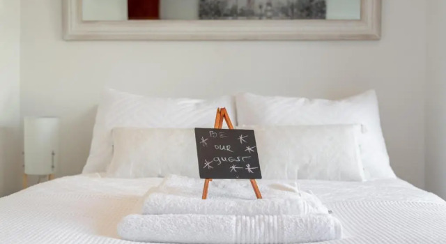 Апартаменты Superior Luxury Granada Apartments - 1 & 2 bed FLATS Perfect for Contractors, Family, Students near Seafront