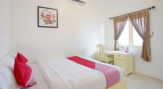 Omah Putih by Oyo Rooms, Book Hotel Sleman Yogyakarta Province