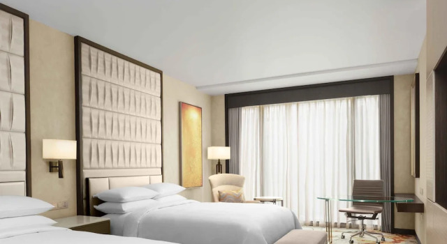 Четырёхместный номер Standard с балконом Sheraton Manila Hotel at Newport World Resorts