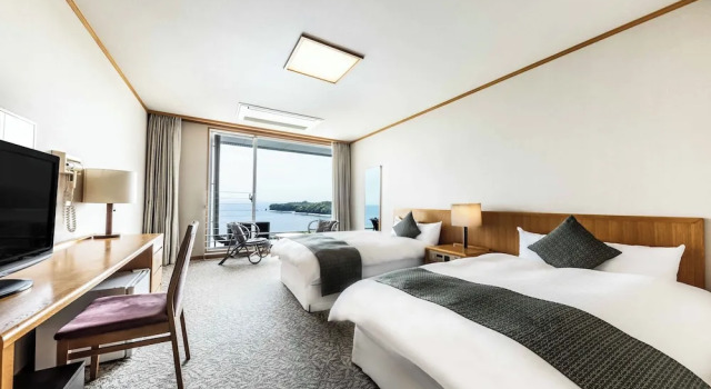 Двухместный номер Standard с балконом и с видом на море Spa and Resort Hotel Solage Oita Hiji Beppuwan