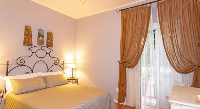 Четырёхместный номер Standard Etna Hotel