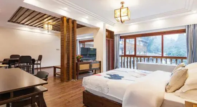 Люкс Luxury Floral Hotel·Baofeng Nanshe hotel (National Forest Park Baofeng Lake Branch)