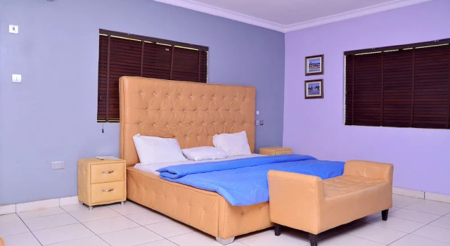 AL-BA Royal Hotel & Suites, Book Hotel Hoteller i Akure med parkering, Parkering