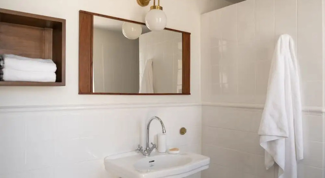 Deluxe suite cu balcon și cu vedere la munte Khan Ein Karem Boutique Hotel