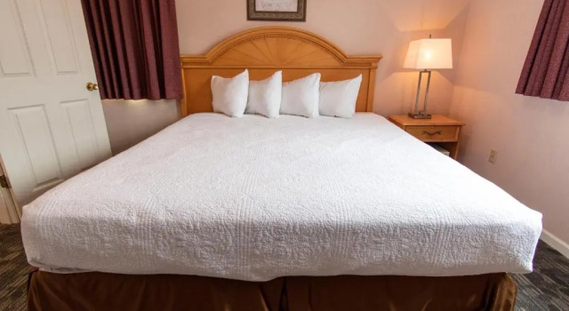 Двухместный люкс с видом на озеро Marine Village Resort