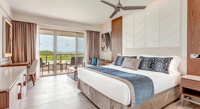 Полулюкс Luxury с видом на залив Royalton Antigua, An Autograph Collection All-Inclusive Resort