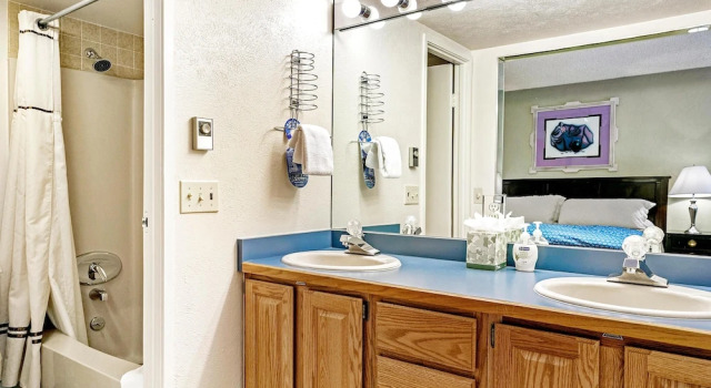 Студия с балконом Lifthouse 306, Studio Condo