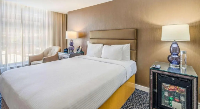 Полулюкс Deluxe The Historic Blue Angel Hotel Lexington Ave, an Ascend Collection