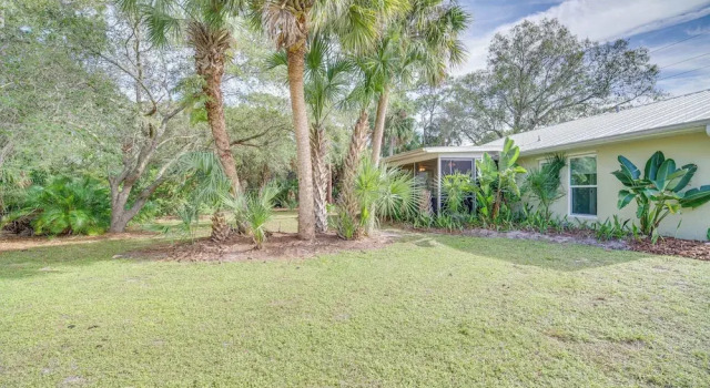 Sebastian Home w/ Screened Lanai: 8 Mi to Beach!