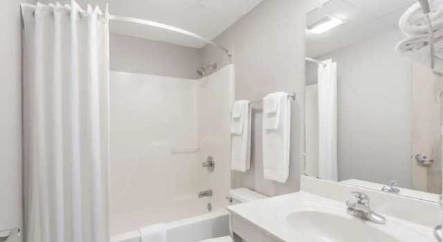 Номер Standard Super 8 by Wyndham Sevierville Riverside