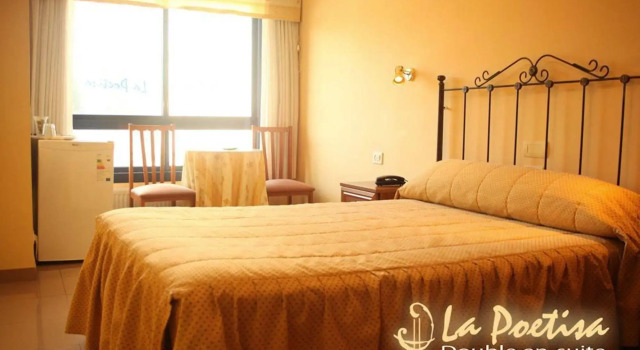 Hostal LA POETISA - Auto Check-in, Book Guesthouse  