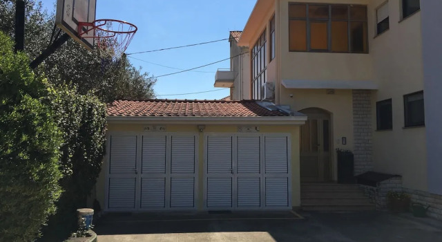 Elza Apartments