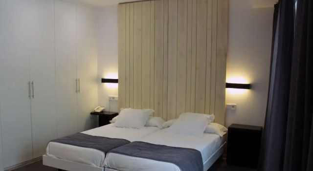 Двухместный номер Superior с балконом Hotel Lois