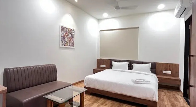 Basotel Hotel Indore Vijaynagar, Забронировать Отель Отели штата Махараштры 3 звезды, 3*