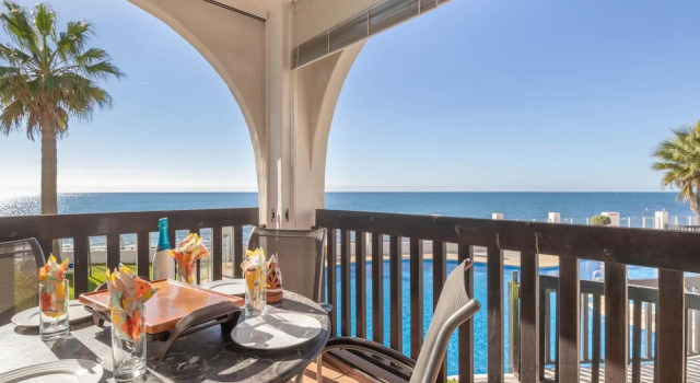 Апартаменты Puerta del mar 2 Beachfront and Pool