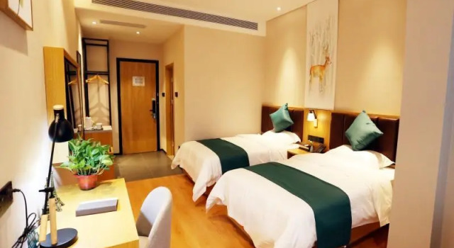 GreenTree Inn Express Zhengzhou Airport, Rezervovat Hotel Čeng-čou Henan