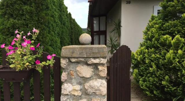 Коттедж с 4 комнатами Marta Guest House