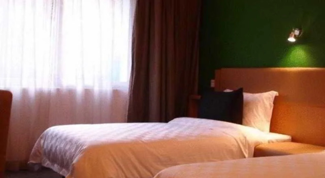 Liuhua Lake Garden Inn, Забронировать Отель Отели Гуанчжоу с парковкой, рядом с Международный рынок кожаных изделий Гуанчжоу Байюнь, Парковка