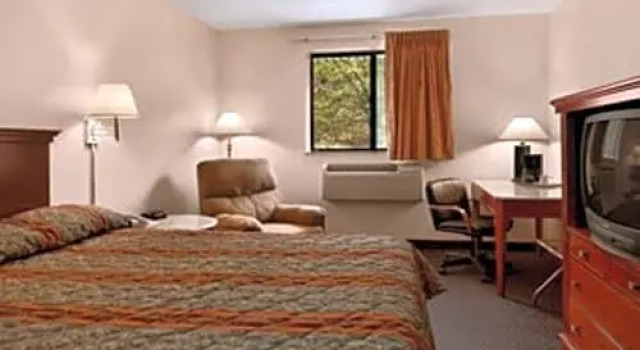 Люкс Super 8 by Wyndham La Vale/Cumberland Area
