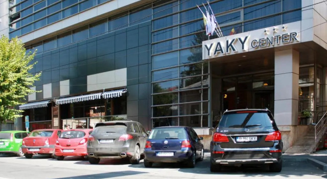 Yaky Center Hotel, Varaa Hotelli Hotellit Carpathians - Romania uima-altaalla, Uima-allas