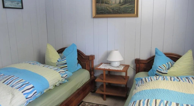 The Cozy Cubbyhole B&B, Prenota Bed & breakfast One Hundred Mile House Cariboo Chilcotin Coast