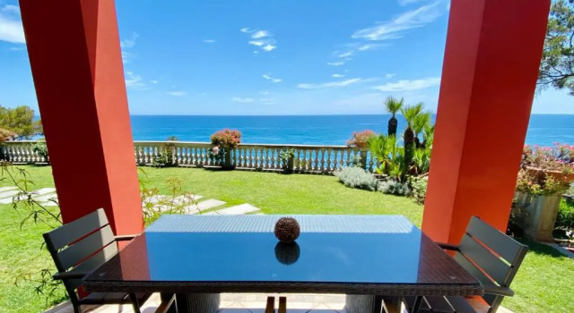 Апартаменты Sea View Suite Apartment In Historic Villa, Exclusive Experience