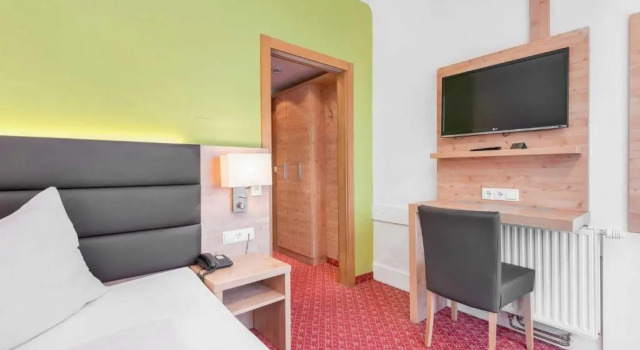 Номер Standard Hotel Rössl by Skinetworks