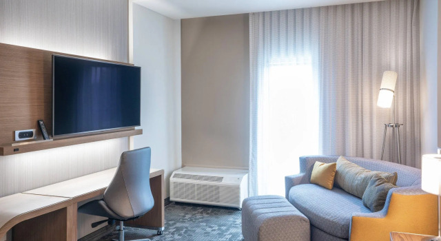 Двухместный люкс Courtyard by Marriott Charleston-North Charleston