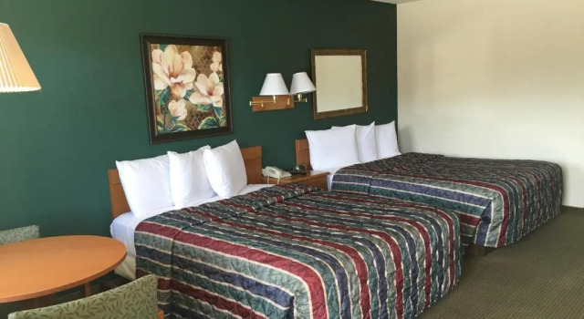 Четырёхместный номер Standard The Monticello Inn