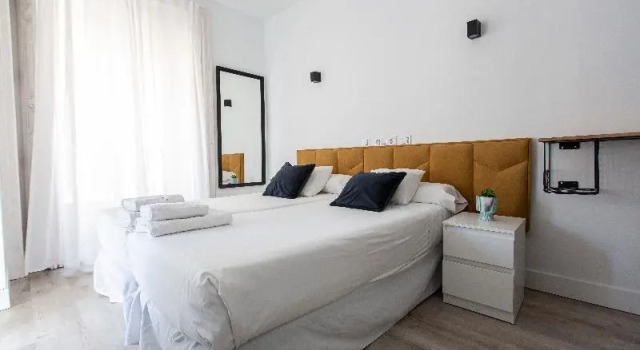 Трёхместный номер Standard с балконом Veracruz Boutique Puerta del Sol