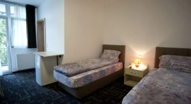Pension Nibelungen, Varaa Hotelli Alzey 