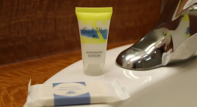 Номер Comfort Hawthornes Best Inn