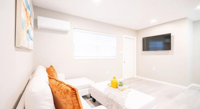Апартаменты Deluxe University Serenity Suites 14th
