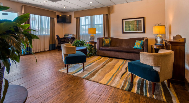 Best Western Ottawa Inn, จอง โรงแรม Ottawa แคนซัส, ใกล้ Ransom Memorial Gift Shop