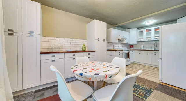 Апартаменты Modern Home Between Seattle, Tacoma & SEA Airport