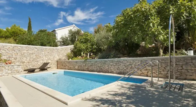 Villa Lorena, Забронировать Отель Отели Сутиван с парковкой, Парковка