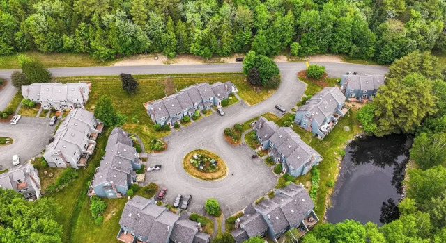 Апартаменты Condo w/ Deck & Grill < 5 Miles to Loon Mountain!