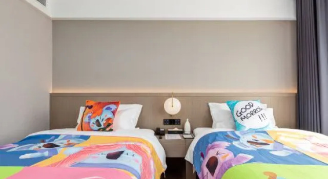 Семейный тент Lavande Hotel Jinzhou Beizhen