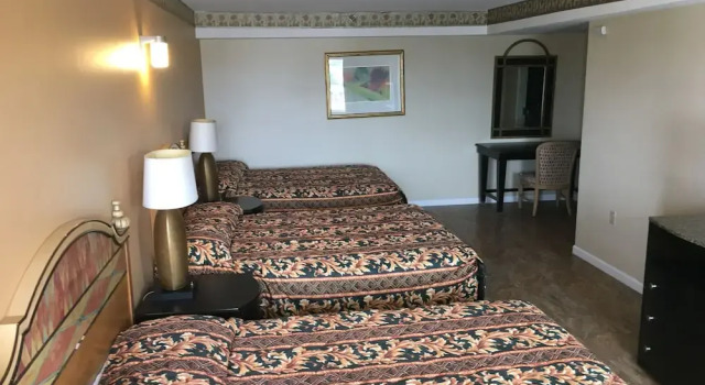 Шестиместный номер Deluxe Sea Palace Inn