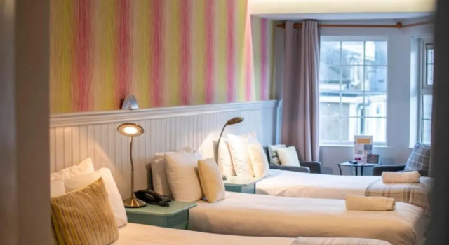 Трёхместный номер Standard Emmet Hotel