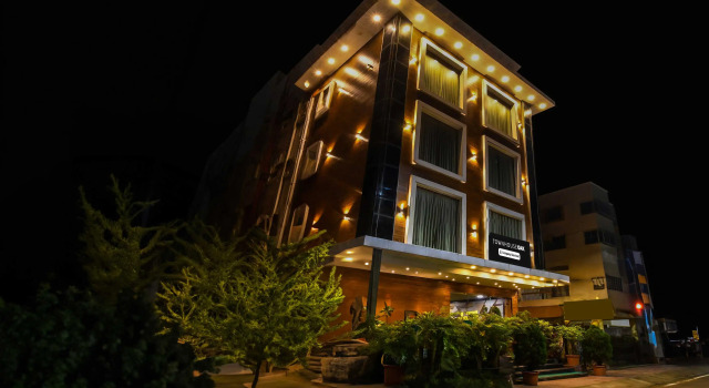 Townhouse Oak Golden Beach 5 mins drive from Shree Jagannath Temple, Book Hotel Businesshoteller i Puri, 4* 5*