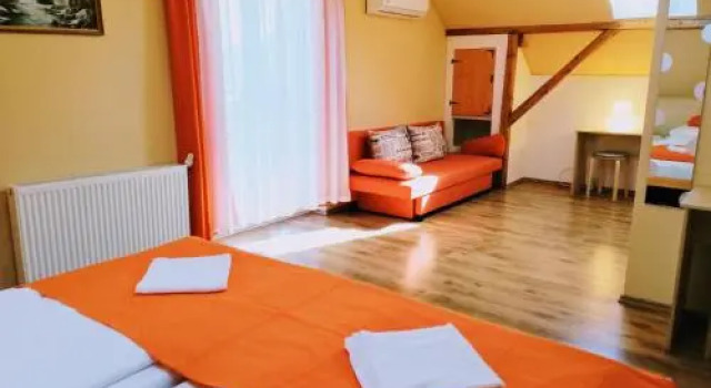 Lótuszvirág Vendégház, Rezerwuj Hotel Szekszard 