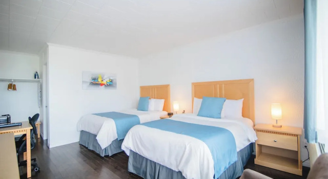 Четырёхместный номер Comfort с видом на море Riôtel Carleton-sur-Mer