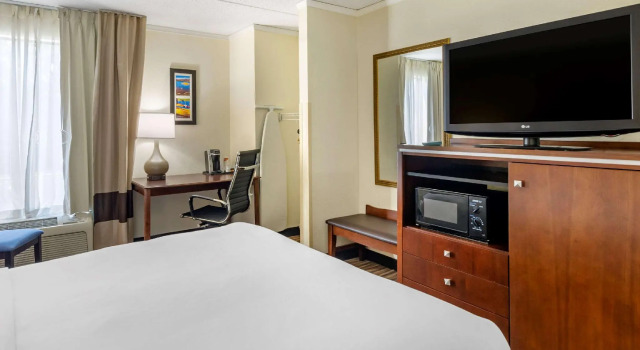 Двухместный номер Standard Spark by Hilton Roanoke Civic Center
