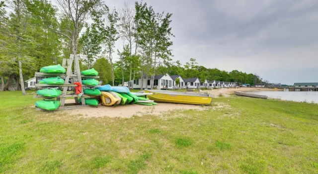 Коттедж Lake Huron Beachfront Cabin w/ Free Boat Rentals