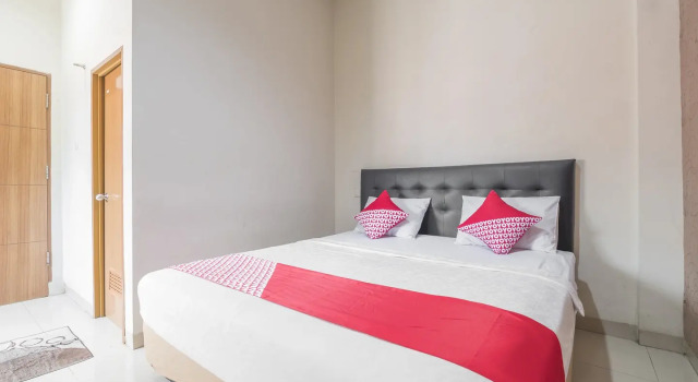Номер Deluxe Hotel O Makassar near Pantai Losari formerly Hotel Astra Novilia