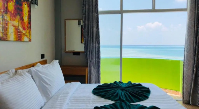 IRIS Beach Residence, Забронировать Отель Бизнес-отели Гурайдо, рядом с Пляж Kandooma Beach, 4* 5*